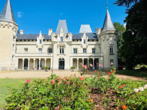 Château de Salvert - 4 Gîtes - 32 personnes